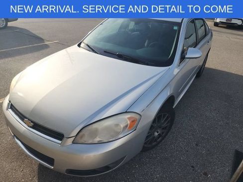 Used 2011 Chevrolet Impala LT FWD image 1