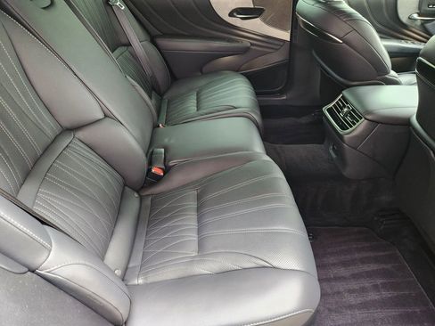 Used 2022 Lexus LS 500 AWD w/ Executive Package image 32