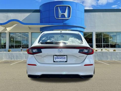 Used 2023 Honda Civic Sport image 3
