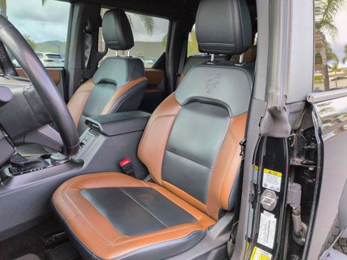 Used 2023 Ford Bronco Outer Banks w/ Sasquatch Package AWD/4WD image 16