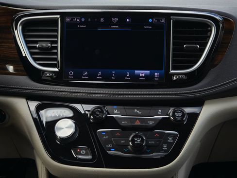 Used 2021 Chrysler Pacifica Limited FWD image 37