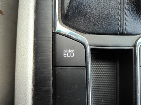 Used 2021 Kia Sedona LX FWD image 55