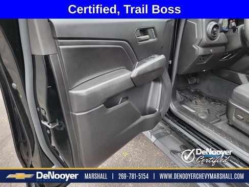 Used 2024 Chevrolet Colorado Trail Boss w/ Advanced Trailering Package AWD/4WD image 6
