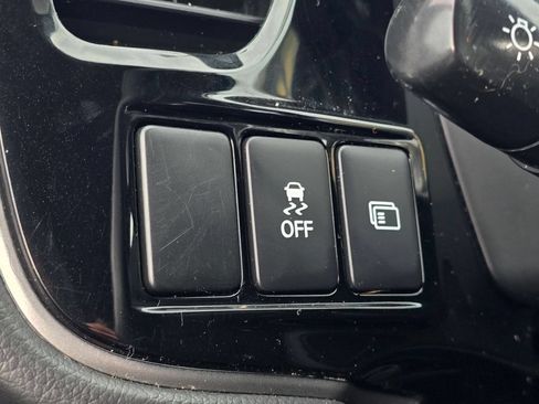 Used 2018 Mitsubishi Outlander ES FWD image 25