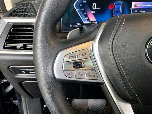 Used 2025 BMW X7 xDrive40i w/ Premium Package AWD/4WD image 22