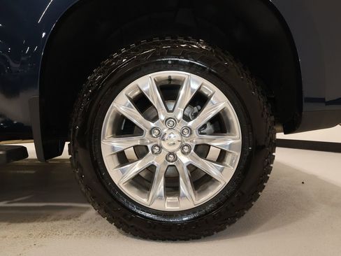 Certified 2020 Chevrolet Silverado 1500 LTZ w/ Technology Package image 36