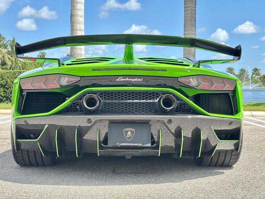 Used 2019 Lamborghini Aventador SVJ AWD/4WD image 10