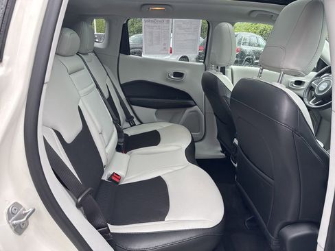 Used 2019 Jeep Compass Latitude w/ Cold Weather Group AWD/4WD image 22