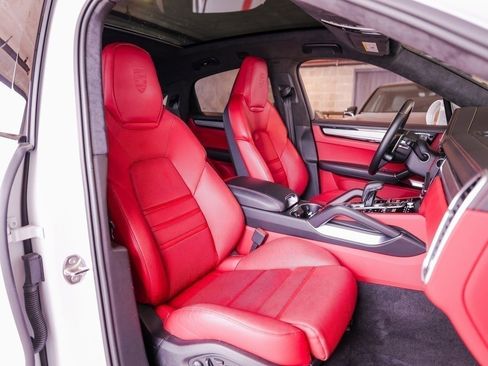 Certified 2023 Porsche Cayenne Turbo image 28