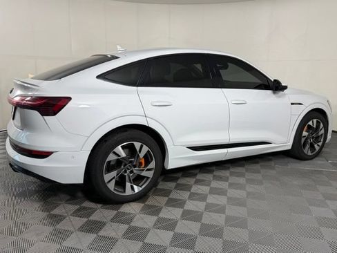 Used 2022 Audi e-tron Premium Plus w/ Premium Plus Package AWD/4WD image 8