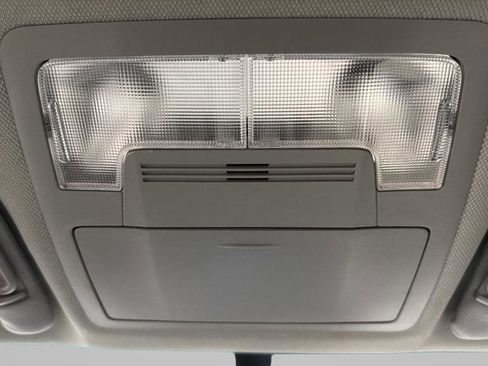 Used 2014 Toyota Camry LE image 17