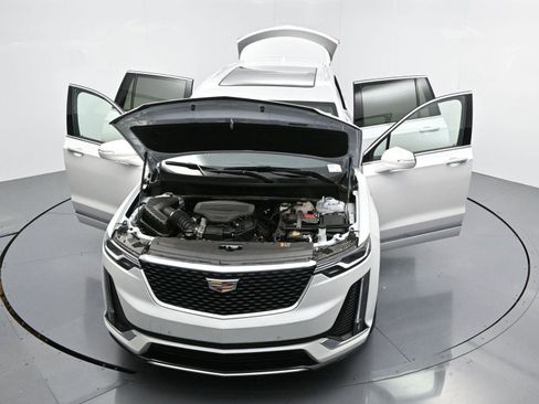 Used 2025 Cadillac XT6 Premium Luxury image 49