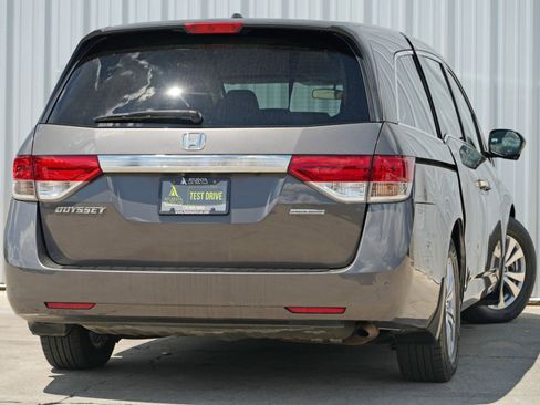Used 2016 Honda Odyssey SE image 4