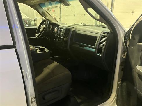 Used 2014 RAM 3500 Tradesman w/ Chrome Appearance Group image 11