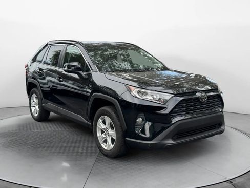 Used 2019 Toyota RAV4 XLE image 1