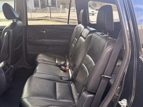 Used 2017 Honda Pilot Touring image 14