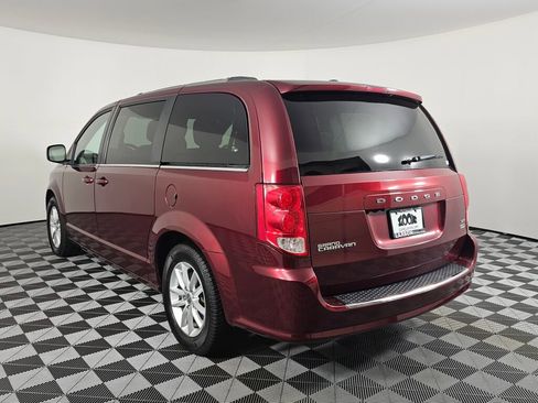Used 2019 Dodge Grand Caravan SXT image 5