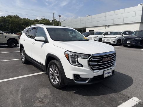 Used 2023 GMC Terrain SLT w/ Tech Package AWD/4WD image 7