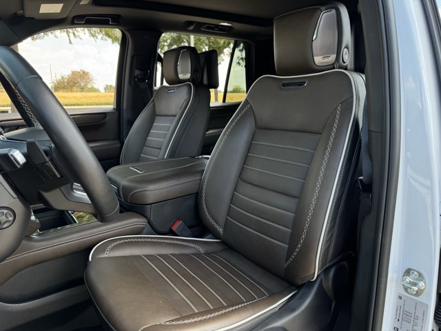 Used 2026 GMC Yukon Denali Ultimate AWD/4WD image 26