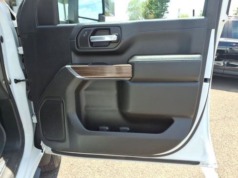 Used 2023 Chevrolet Silverado 2500 LT AWD/4WD image 30