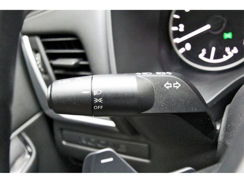 Used 2025 Nissan Rogue S image 15