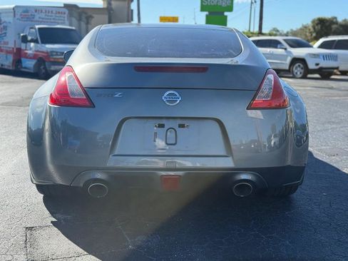 Used 2016 Nissan 370Z Touring image 2