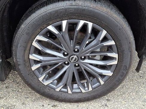 Certified 2025 Nissan Rogue Platinum image 10