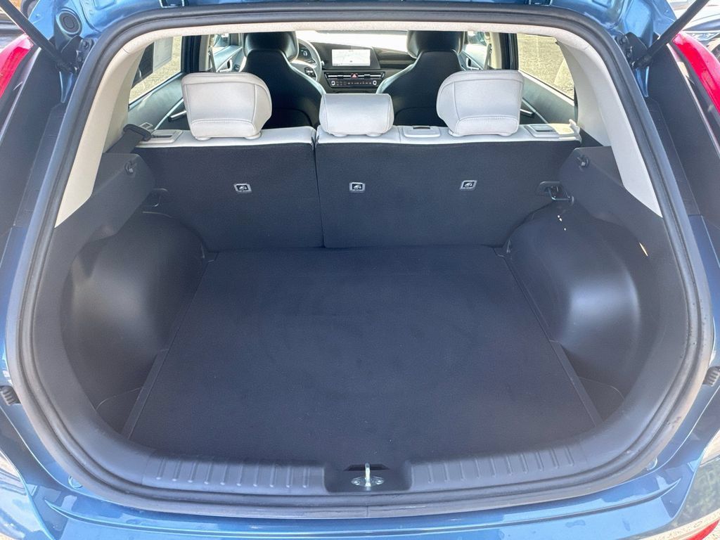 Certified 2025 Kia Niro EX FWD image 30