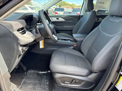 New 2026 Ford Explorer Active image 19