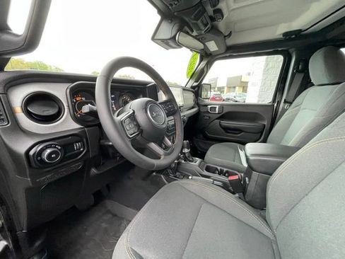 Used 2024 Jeep Wrangler Unlimited Sport AWD/4WD image 10