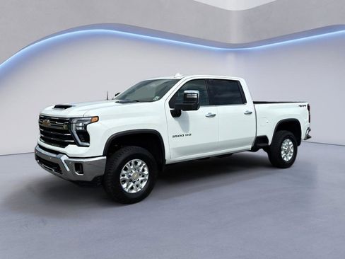 Used 2024 Chevrolet Silverado 3500 LTZ w/ LTZ Premium Package image 3