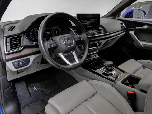 Used 2023 Audi Q5 2.0T Premium Plus w/ Premium Plus Package AWD/4WD image 3
