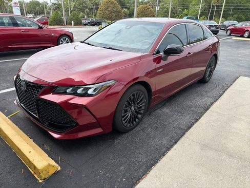 Used 2019 Toyota Avalon XSE image 1