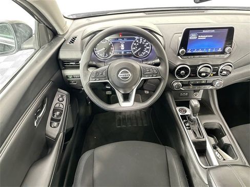 Used 2023 Nissan Sentra SV image 4