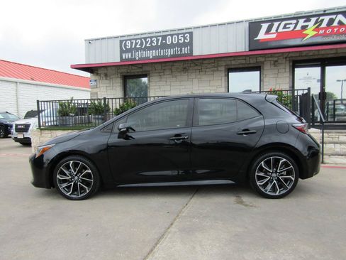 Used 2022 Toyota Corolla XSE FWD image 2