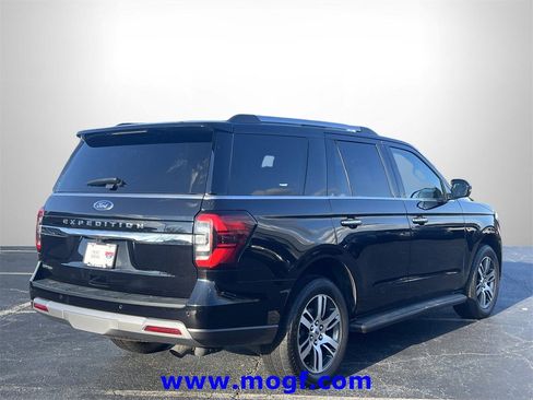 Used 2024 Ford Expedition Limited image 3