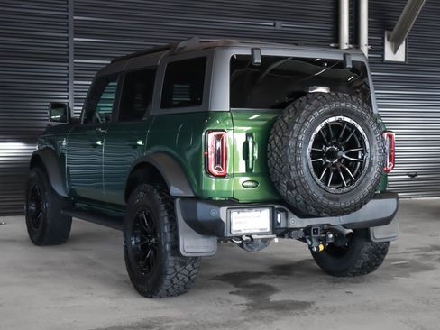 Used 2023 Ford Bronco Outer Banks w/ Sasquatch Package image 2