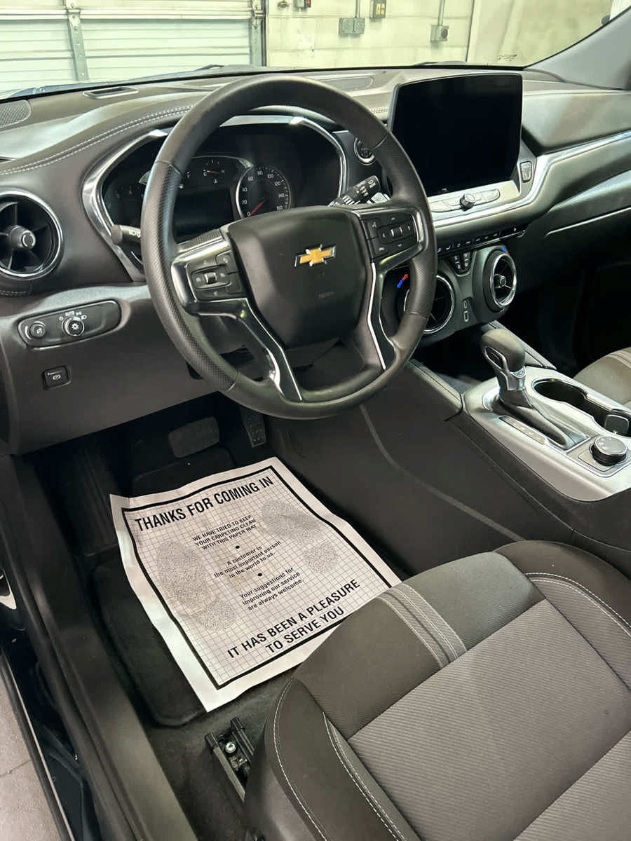 Used 2025 Chevrolet Blazer LT AWD/4WD image 8