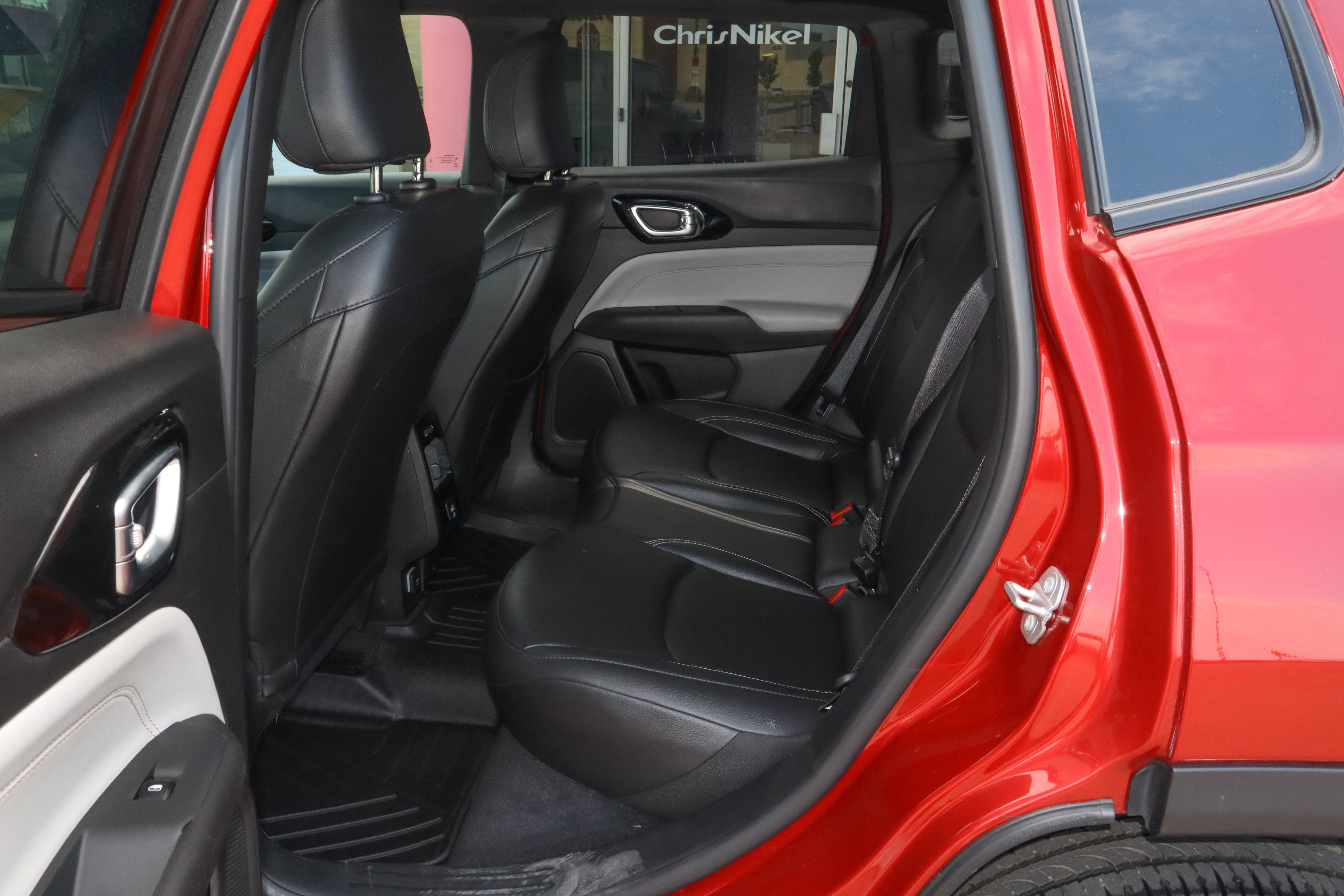 Used 2025 Jeep Compass Limited AWD/4WD image 8