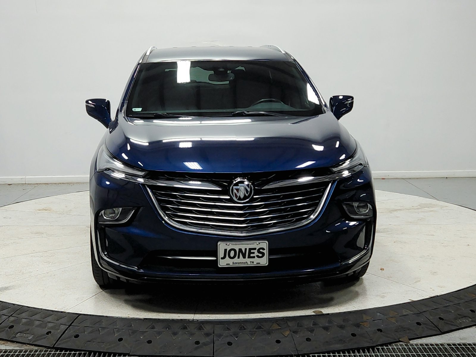 Used 2024 Buick Enclave Essence FWD image 3