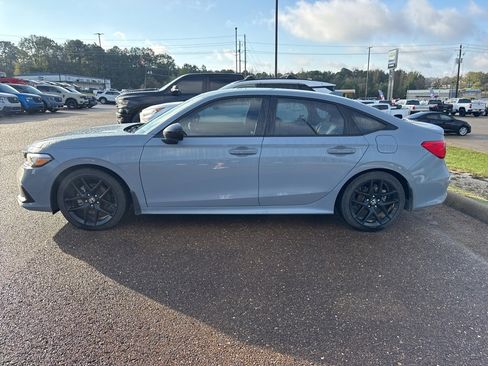 Used 2023 Honda Civic Sport image 2