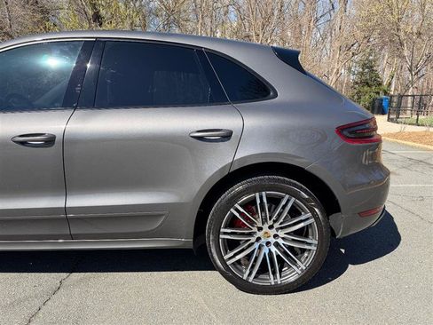 Used 2015 Porsche Macan Turbo image 11