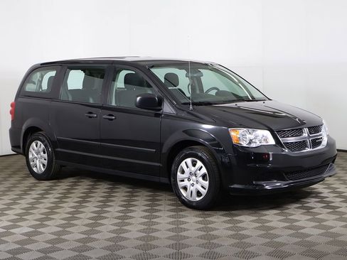 Used 2016 Dodge Grand Caravan American Value Package image 2