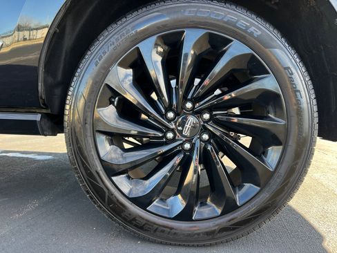 Used 2020 Lincoln Navigator L Reserve w/ Equipment Group 208A Reserve image 28