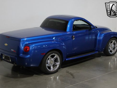 Used 2006 Chevrolet SSR w/ Preferred Equipment Group image 10