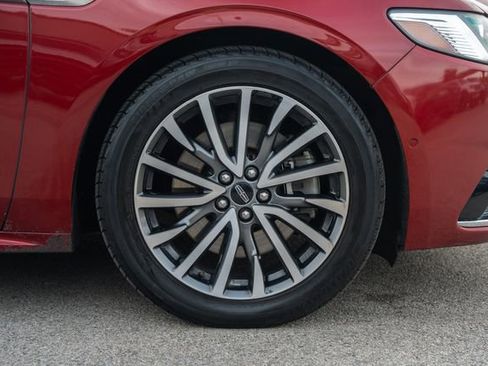 Used 2017 Lincoln Continental Select w/ Technology Package image 5