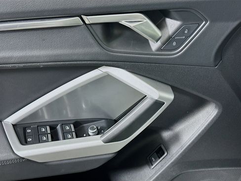 Used 2025 Audi Q3 2.0T Premium image 15