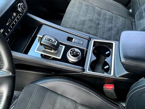 Used 2024 Mitsubishi Outlander SE Black Edition image 15