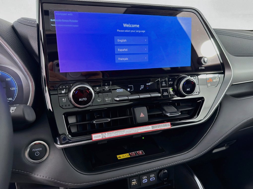 New 2026 Toyota Highlander Platinum AWD/4WD image 18