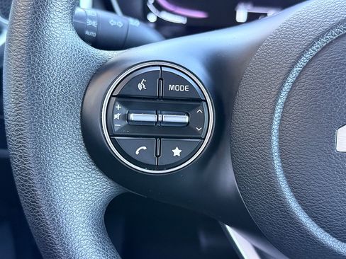 Used 2023 Kia Soul LX FWD image 18